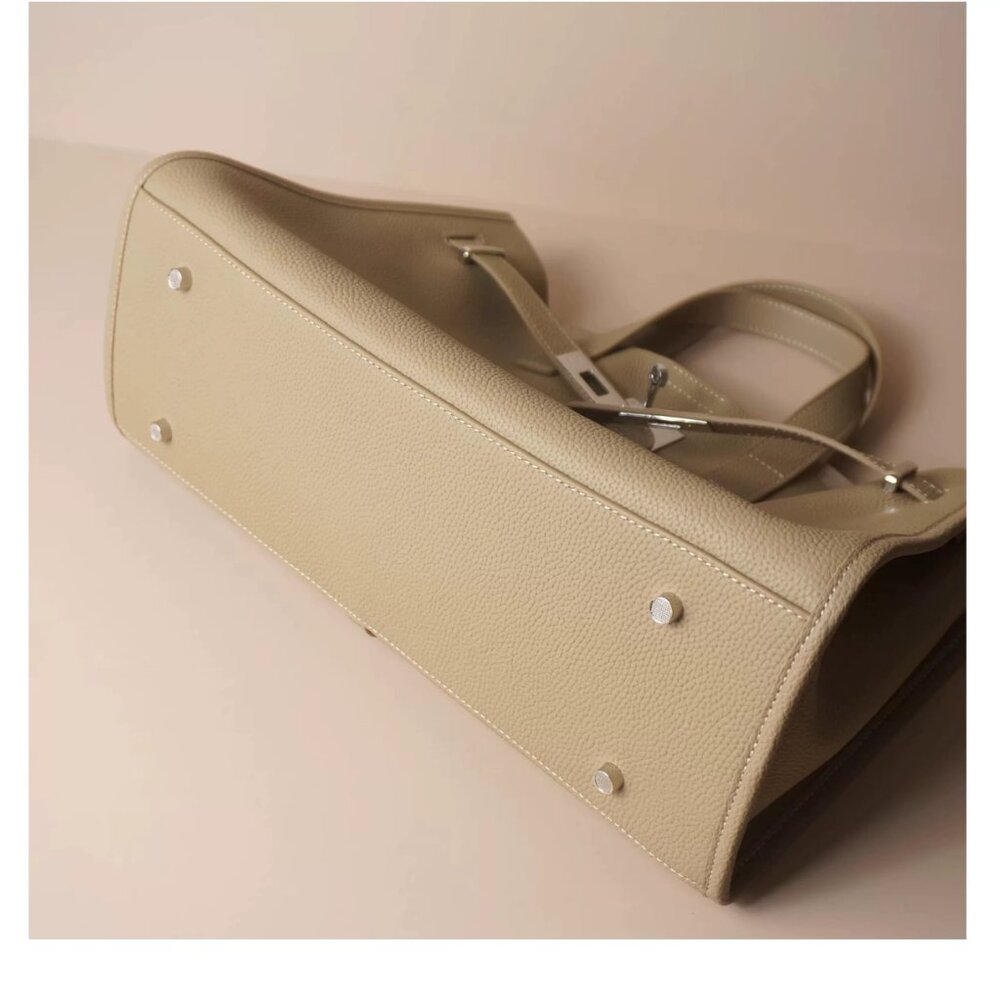 Urban Luxe — Genuine Leather Power Tote. Women’s shoulder bag - Picture 10 of 16